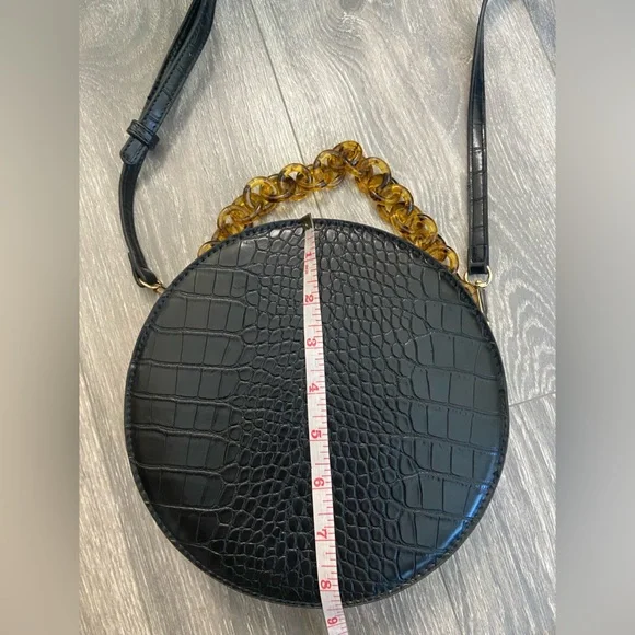 Madison West, NWOT Black Faux Croc Round Crossbody Purse Acrylic Tortoise Chain - Picture 11 of 12